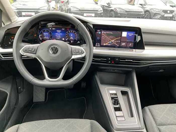 Volkswagen Golf VIII Variant 2.0 TDI DSG Life NAVI LED AHK