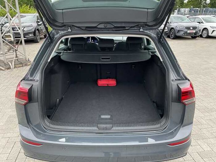 Volkswagen Golf VIII Variant 2.0 TDI DSG Life NAVI LED AHK