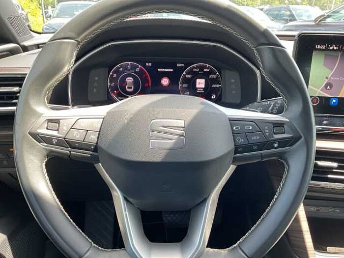 SEAT Leon Sportstourer Xcellence 1.5 eTSI DSG NAVI+LED