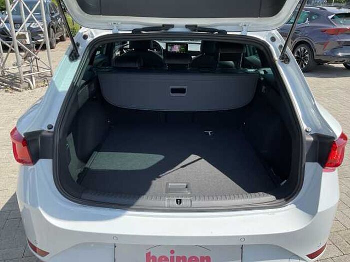 SEAT Leon Sportstourer Xcellence 1.5 eTSI DSG NAVI+LED