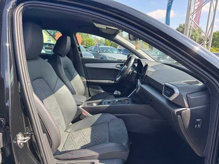 SEAT Leon Sportstourer FR 2.0 TDI 4Drive DSG NAVI LED