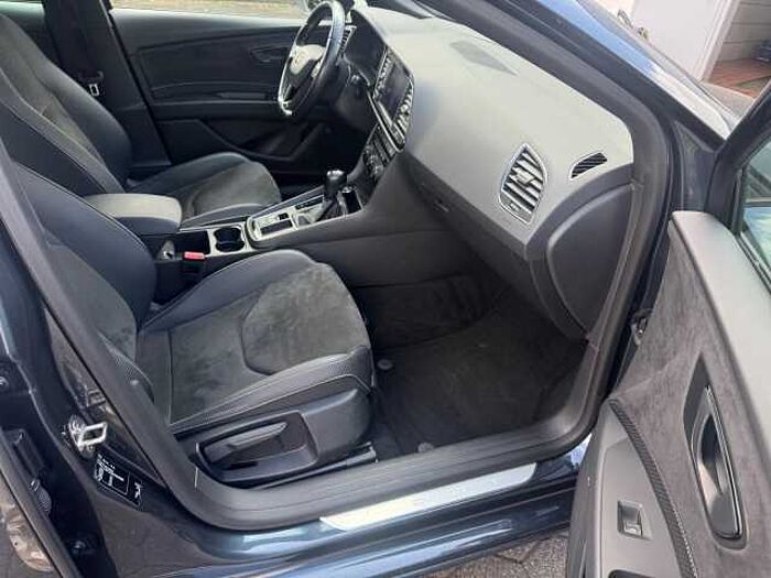 SEAT Leon ST 2.0 TSI DSG 4Drive 300 NAVI+LED+BEATS+19Z Cupra