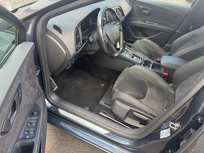 SEAT Leon ST 2.0 TSI DSG 4Drive 300 NAVI+LED+BEATS+19Z Cupra