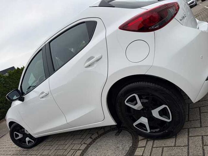 Mazda 2 1.5 SKYACTIV-G 75 Center-Line LED+Facelift