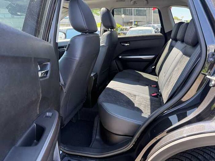 Suzuki Vitara 1.4 Comfort Plus ALLGRIP NAVI+DAB+CARPLAY Comfort+