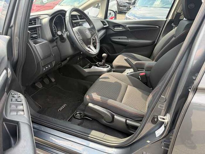 Honda Jazz 1.5 i-VTEC Dynamic DAB-RADIO+NAVI+TEMPOMAT