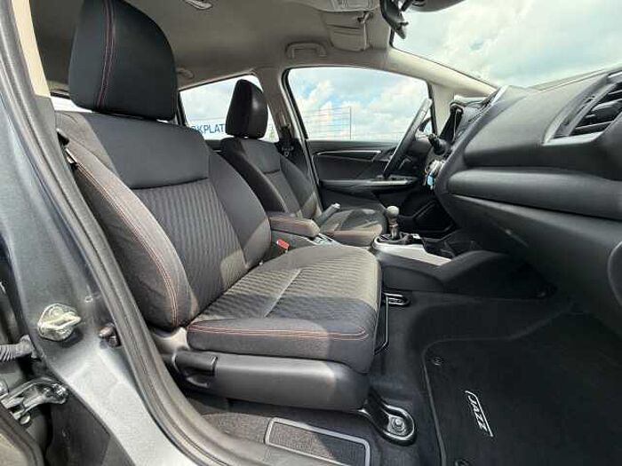 Honda Jazz 1.5 i-VTEC Dynamic DAB-RADIO+NAVI+TEMPOMAT