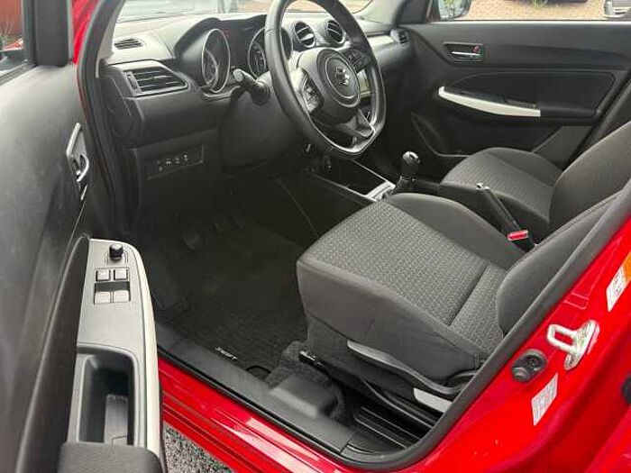 Suzuki SWIFT 1.2 COMFORT HYBRID NAVI+SITZHEIZUNG