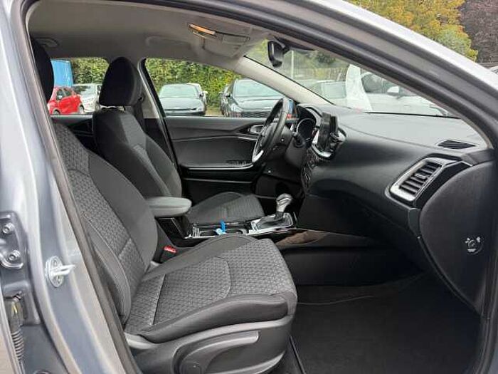 Kia ceed 1.6 CRDi DCT Spirit NAVI LED ACC cee'd