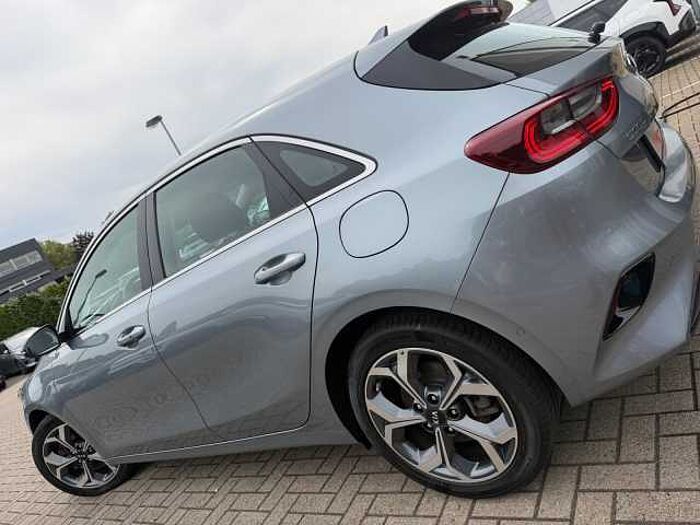 Kia ceed 1.6 CRDi DCT Spirit NAVI LED ACC cee'd