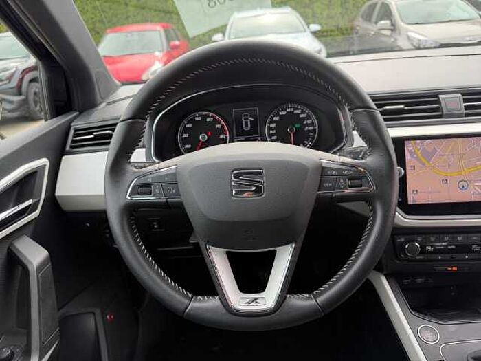 SEAT Arona 1.0 TSI DSG Xcellence NAVI LED KESSY 17Z