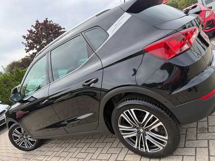 SEAT Arona 1.0 TSI DSG Xcellence NAVI LED KESSY 17Z