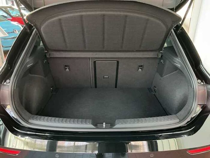 CUPRA Leon 1.5 eTSI DSG NAVI MATRIX-LED VISION-PLUS Basis
