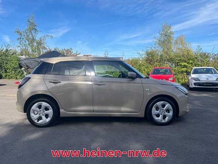 Suzuki Swift 1.2 Dualjet CVT Comfort NAVI LED ACC 61 kW