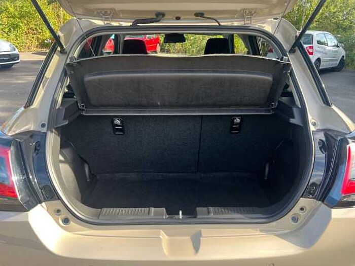 Suzuki Swift 1.2 Dualjet CVT Comfort NAVI LED ACC 61 kW