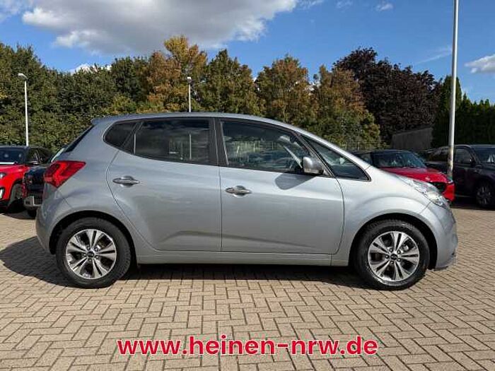 Kia VENGA 1.6 DREAM TEAM NAVI+SHZ+Kam. +LM+KLIMAAUTO.