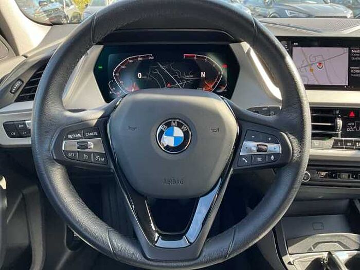 BMW 118i Limousine Advantage AHK+LED+Navi+SHZ+LM+PDC 118