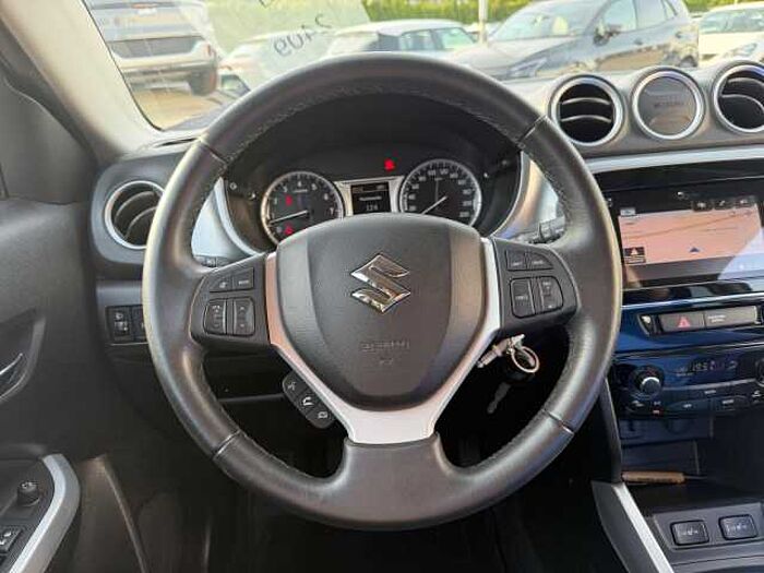 Suzuki Vitara 1.6 4x2 Comfort AHK+SHZ+Kam. +KlimaA+LM
