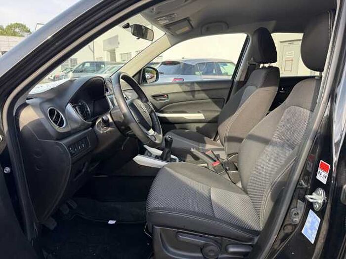 Suzuki Vitara 1.6 4x2 Comfort AHK+SHZ+Kam. +KlimaA+LM