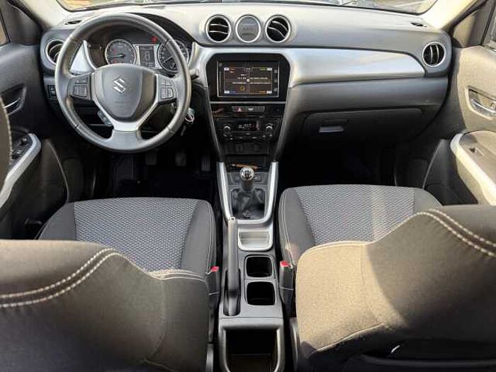 Suzuki Vitara 1.6 4x2 Comfort AHK+SHZ+Kam. +KlimaA+LM