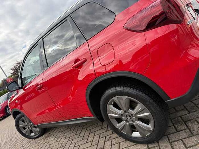 Suzuki Vitara 1.5 Comfort AGS LED+NAVI+KLIMAAUTO. +KAM.