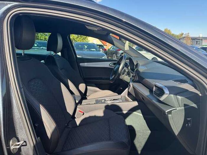 SEAT Leon Sportstourer FR 1.5 eTSI DSG NAVI LED AHK