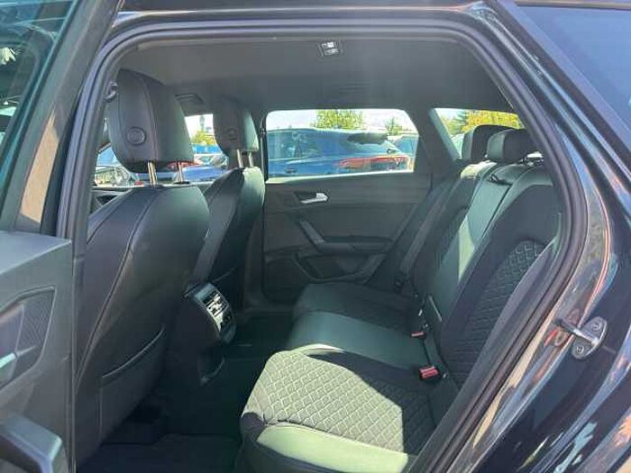 SEAT Leon Sportstourer FR 1.5 eTSI DSG NAVI LED AHK